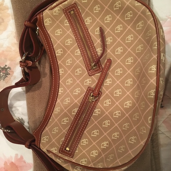 Dooney and Bourke purse - Picture 2 of 2